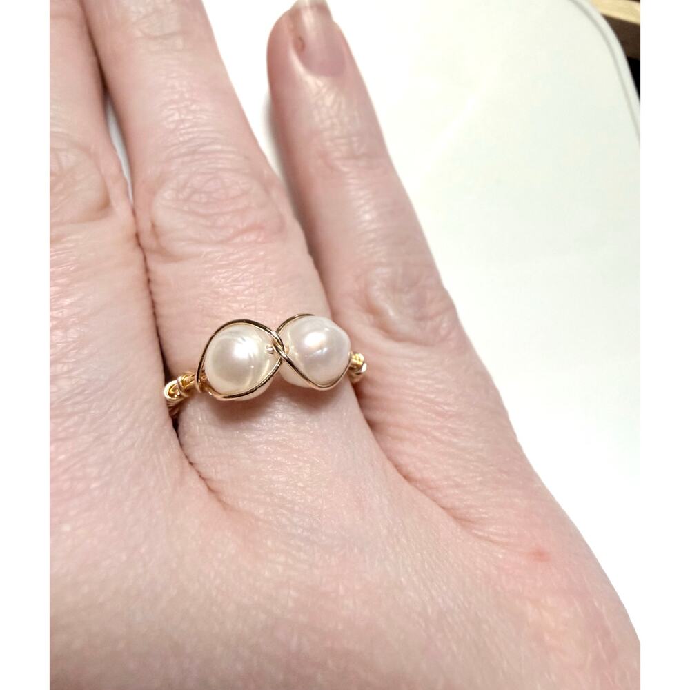 🧚🏻‍♀️ Handmade Freshwater Pearl Wire Wrapped Ring Size 6 Gold Tone